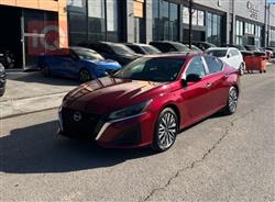 نيسان ألتيما